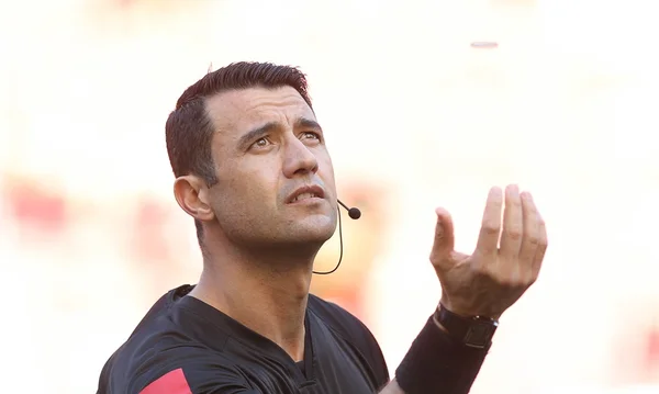 Comissão de arbitragem pressionada pelos clubes e polêmicas da rodada