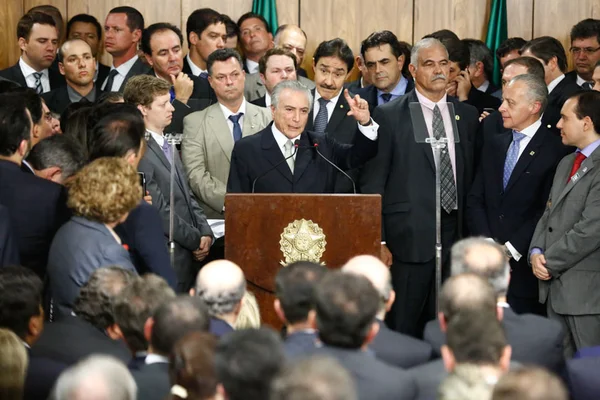 Empresas da Lava Jato doaram verba às campanhas de ministros de Temer