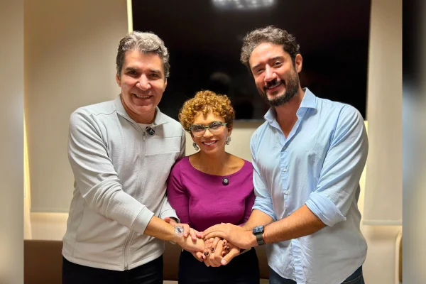 Marília Campos se encontra com Jarbas Soares Júnior e Gabriel Azevedo