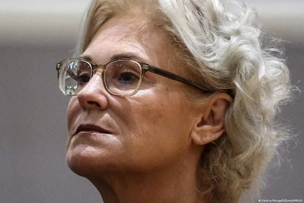 Foto colorida da ministra da Defesa da Alemanha, Christine Lambrecht - Metrópoles