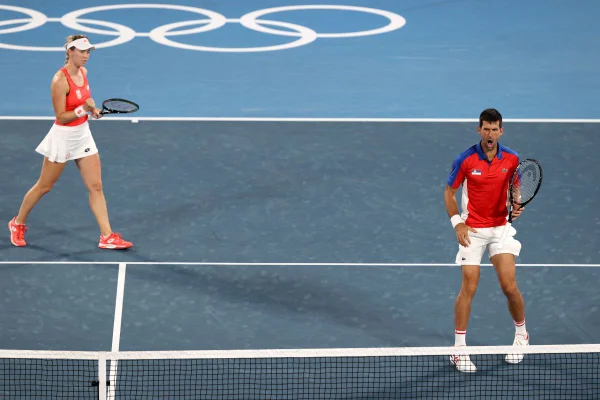 Com Djokovic, Sérvia elimina brasileiros em torneio de duplas no tênis