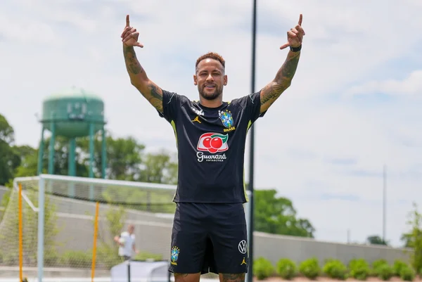 Fora de Brasil x Haiti, Neymar permanece treinando em Nova Jersey