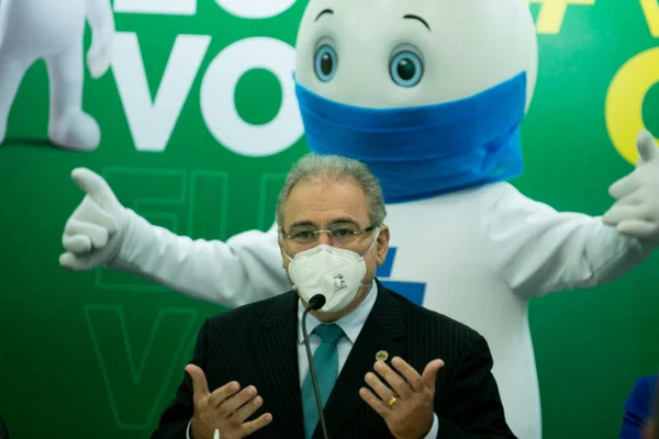 Vacinação contra gripe evitaria sobrecarga no sistema, diz Queiroga
