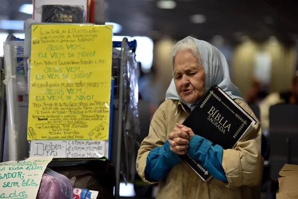 Morre Isaura, missionária que morou 27 anos no aeroporto de Brasília