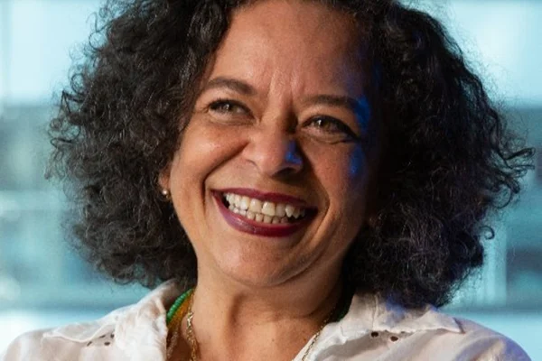 Quem é Ana Maria Gonçalves, primeira mulher negra a ingressar na ABL