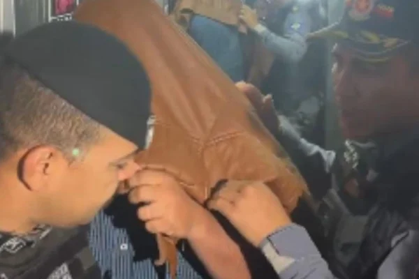 Foto de policial militar Raylton Mourão em audiência na qual ele confessou ter matado personal trainer no Mato Grosso do Sul