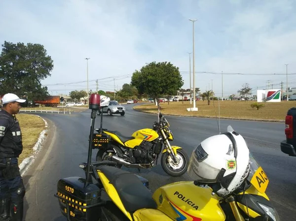 Protesto contra elevatória de esgoto no Riacho Fundo fecha EPNB