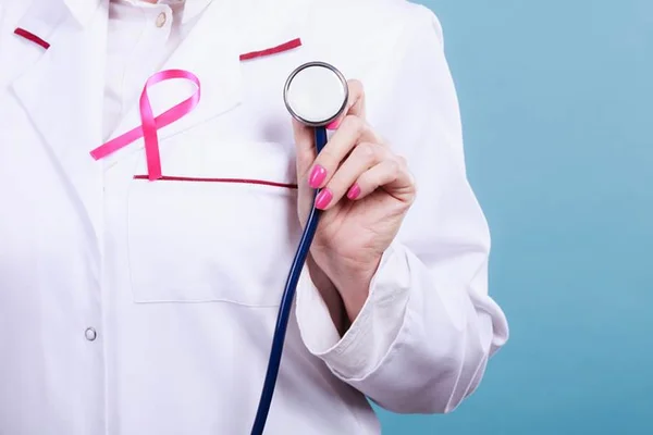 Veja os exames que devem ser feitos pela mulher em cada fase da vida