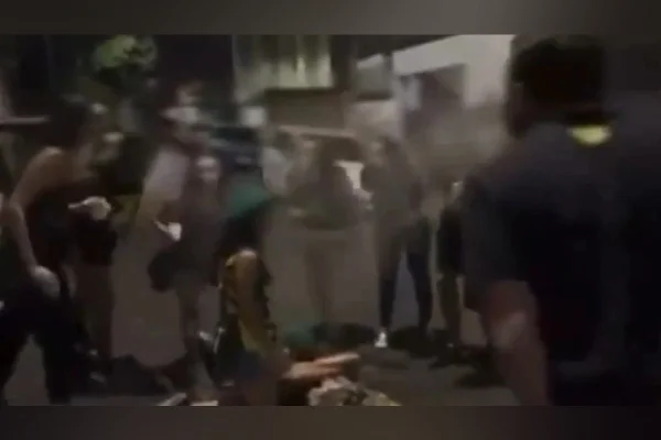 Alunos de medicina cospem em calouros durante trote no interior de MG