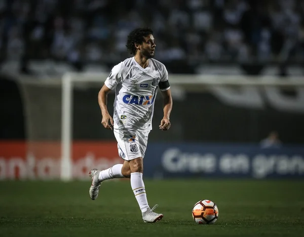 Recuperado de gripe, Victor Ferraz treina e deve retornar ao Santos
