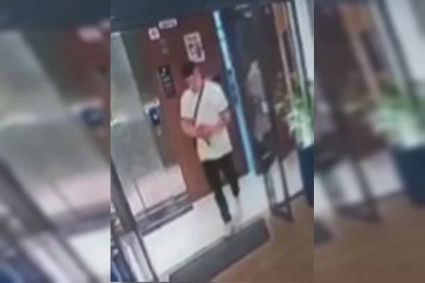 Momento em que fisiculturista sai do prédio onde agrediu namorada - Metrópoles