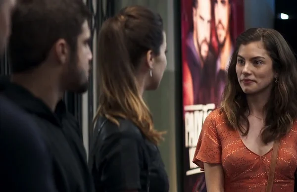 A Dona do Pedaço: Fabiana bola plano para afastar Joana de Rock