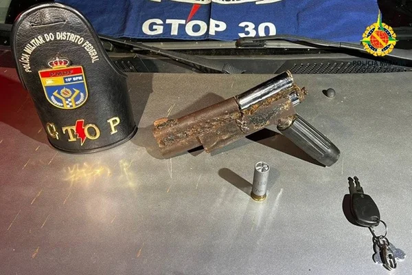 Motorista de app é abandonado em matagal após ter carro roubado no DF
