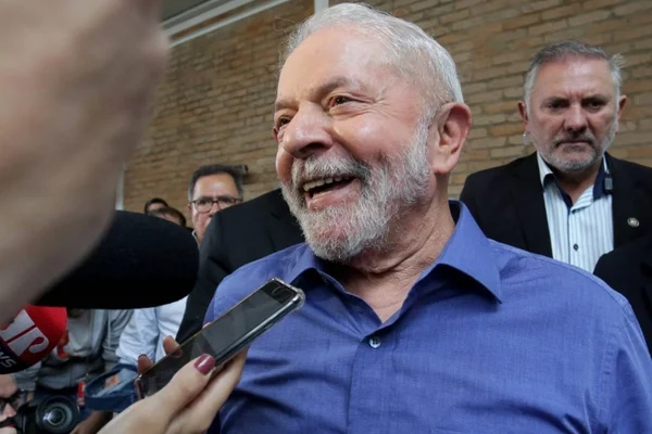 Lula pode chegar ao debate confortável, com direito até a errar pouco