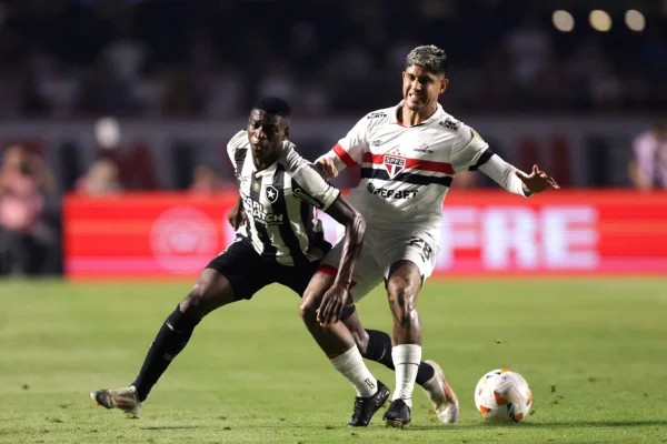 Imagem colorida de Luiz Henrique e Alan Franco