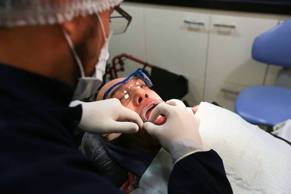 Dentista