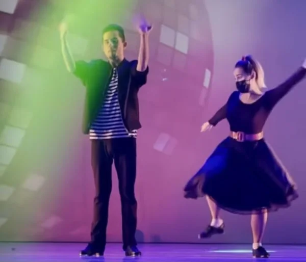 Romeo Mion em apresentação de dança