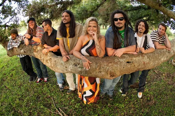 Entrevista: reggae do Chimarruts completa 20 anos
