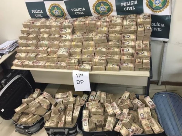Polícia apreende R$ 12 milhões em dinheiro venezuelano no Rio