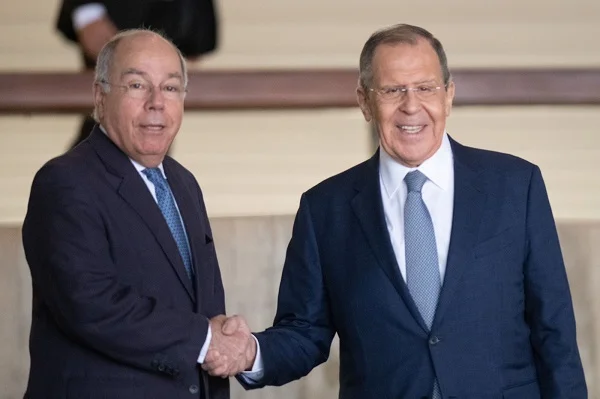 Com Lavrov, Vieira critica sanções à Rússia e defende “paz duradoura”