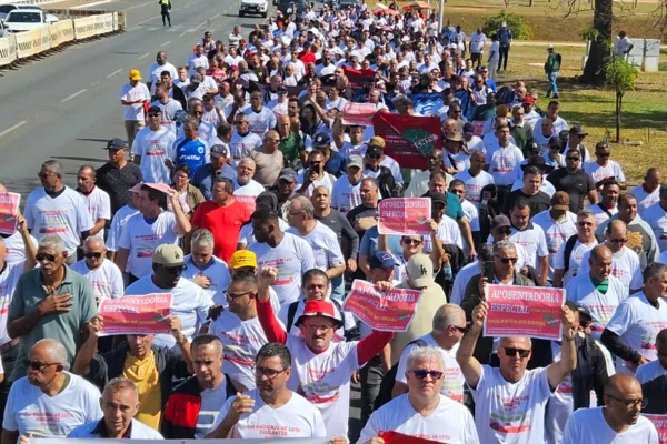 Marcha de vigilantes - Metrópoles