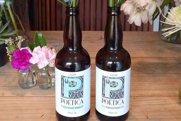 Cervejaria mistura boa bebida com literatura brasileira