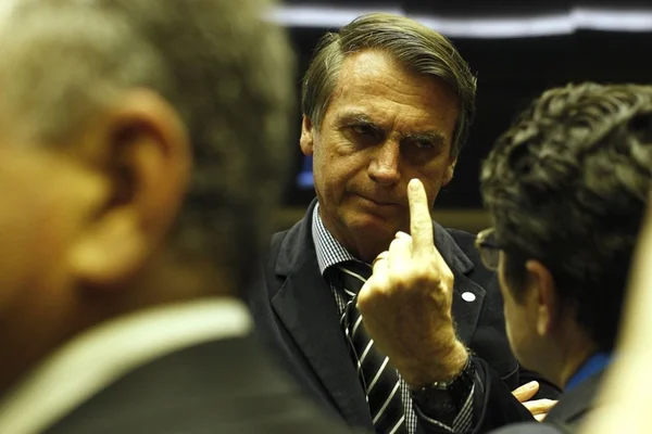 Grupo Mulheres Contra Bolsonaro já tem 2 milhões de integrantes