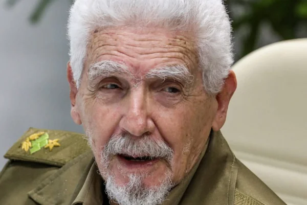 Morre Ramiro Valdés, aliado de Fidel na Revolução Cubana, aos 94 anos