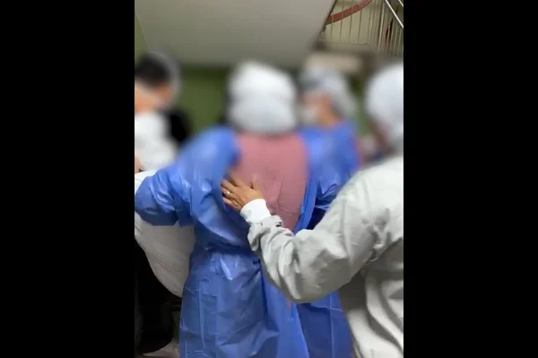 Veja as imagens dos pacientes evacuando o Hospital Santa Luzia