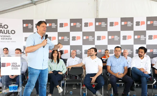Governador reúne prefeitos para traçar plano contra chuvas no Ano Novo