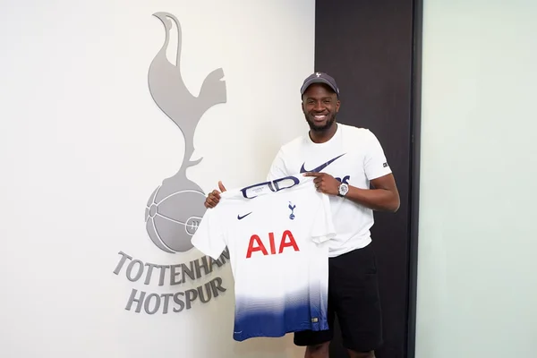 Após “jejum” de contratações, Tottenham quebra recorde com francês