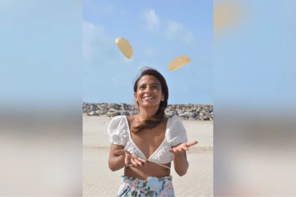 Mulheres optam por retirar silicone em movimento pela beleza natural
