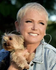 Xuxa Menghel e sua cadelinha Doralice Xuxa Menghel e sua cadelinha Doralice