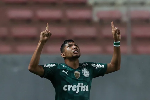 Rony, do Palmeiras, relata dificuldades: “Às vezes comia passarinho”