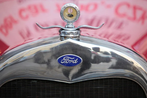 Imagem de carro da Ford - Metrópoles