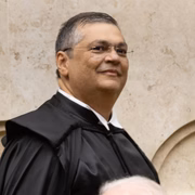 Ministro Flávio Dino virou alvo após sugerir uma chapa para o governo do Maranhão em evento público