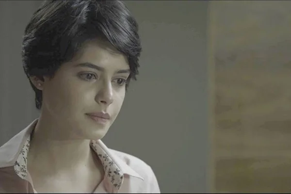Adriana luta pela vida em O Outro Lado do Paraíso