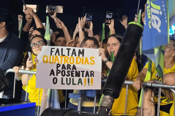 Flávio diz que abre sigilos se Marcola, ex-chefe de gabinete de Lula, abrir - destaque galeria Flávio diz que abre sigilos se Marcola, ex-chefe de gabinete de Lula, abrir - destaque galeria
