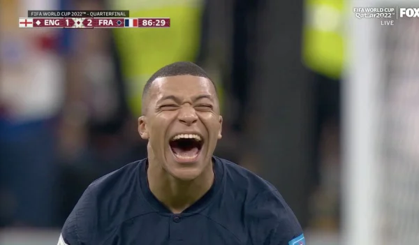 Mbappé, da França, reage a cobrança de pênalti de Harry Kane, da Inglaterra - Metrópoles