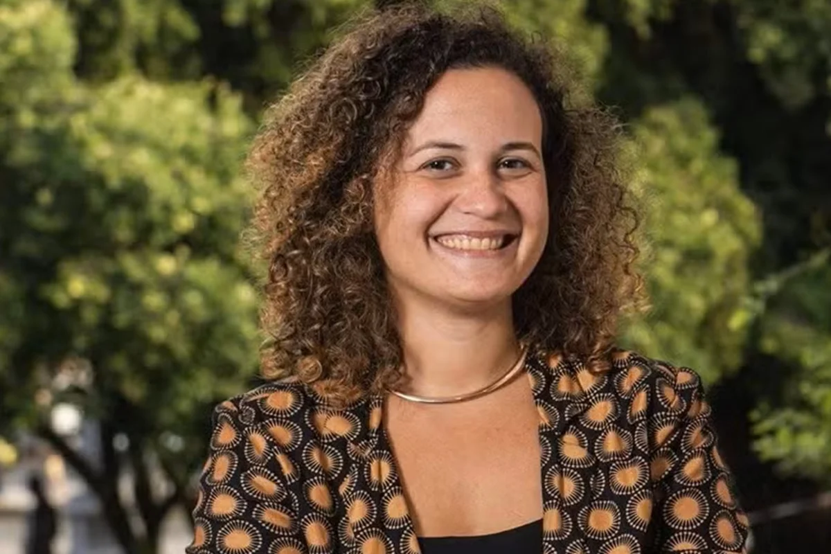 Secretária de redes deixa Secom e vai para campanha de João Campos