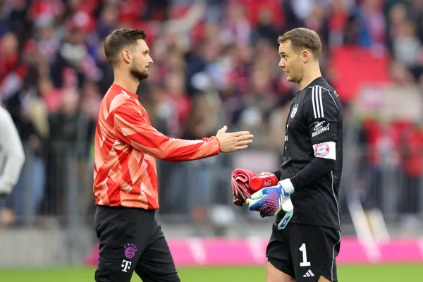 Bayern perde 3 goleiros e pode recorrer a jovem da base na Champions