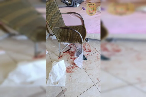 Mulher dopa homem no DF, agride, rouba e divulga nudes dele após date
