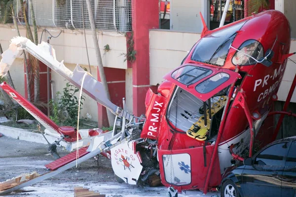 Helicóptero de resgate do Corpo de Bombeiros cai no DF
