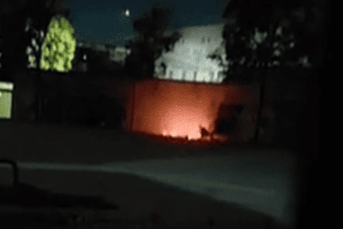 Homem furta cabos e incendeia fios, deixando praça de Águas Claras sem luz