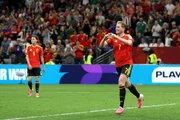 Kevin De Bruyne ampliou o placar com um chute rasteiro de fora da área