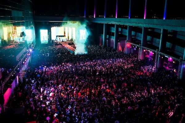 Baile da Favorita traz Anitta ao palco do estádio Mané Garrincha - imagem 24 Baile da Favorita traz Anitta ao palco do estádio Mané Garrincha - imagem 24