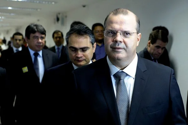 Por ter cedido ao governo, Tombini deve se manter no cargo, diz consultoria
