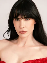 Ela já foi capa de revistas como Vogue, Elle e L'Officiel