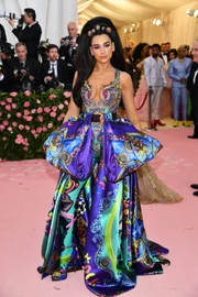 Dua Lipa vestido Versace em Met Gala 2019 Dua Lipa vestido Versace em Met Gala 2019