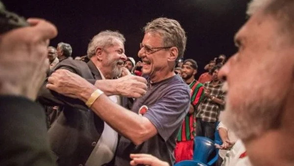HÁ VINTE ANOS – Chico Buarque sai em defesa de Lula